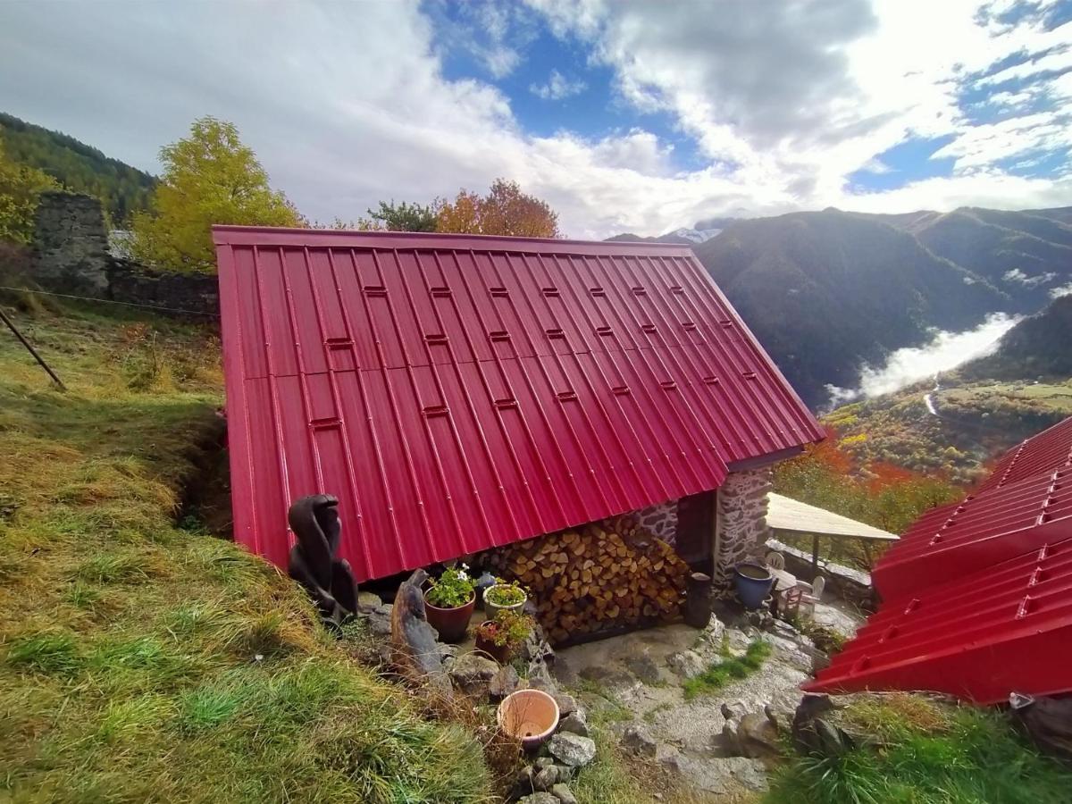 Les Toits Rouges - Le Luxe De La Simplicite Au Bout Du Sentier Acomodação com café da manhã Saint-Étienne-de-Tinée Exterior foto