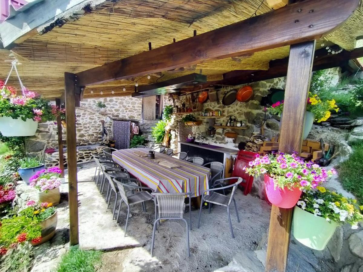 Les Toits Rouges - Le Luxe De La Simplicite Au Bout Du Sentier Acomodação com café da manhã Saint-Étienne-de-Tinée Exterior foto