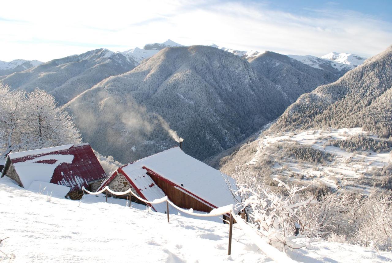 Les Toits Rouges - Le Luxe De La Simplicite Au Bout Du Sentier Acomodação com café da manhã Saint-Étienne-de-Tinée Exterior foto